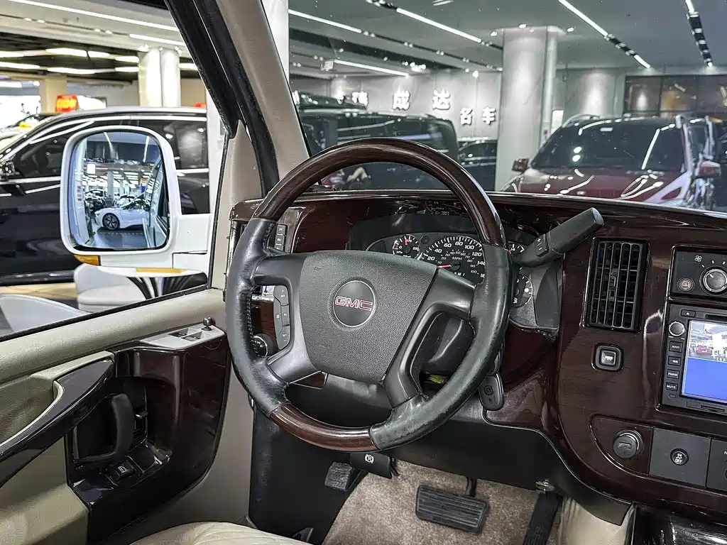 GMC Savana 2016 — фото 14