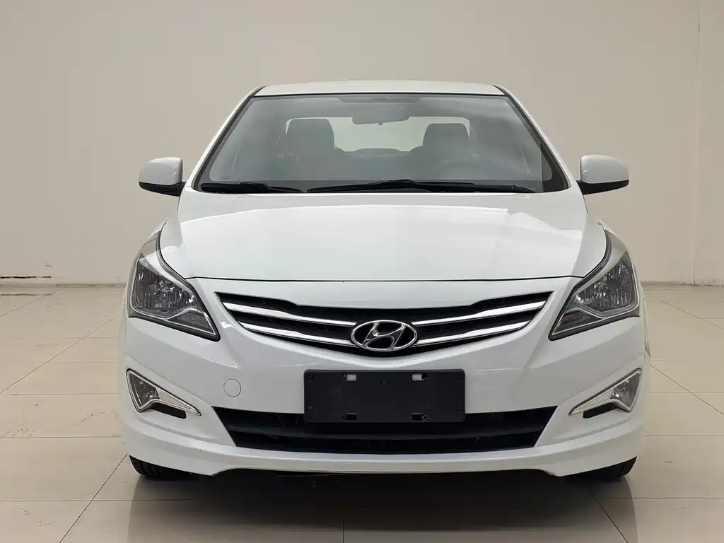 Hyundai Verna 2015 — фото 3
