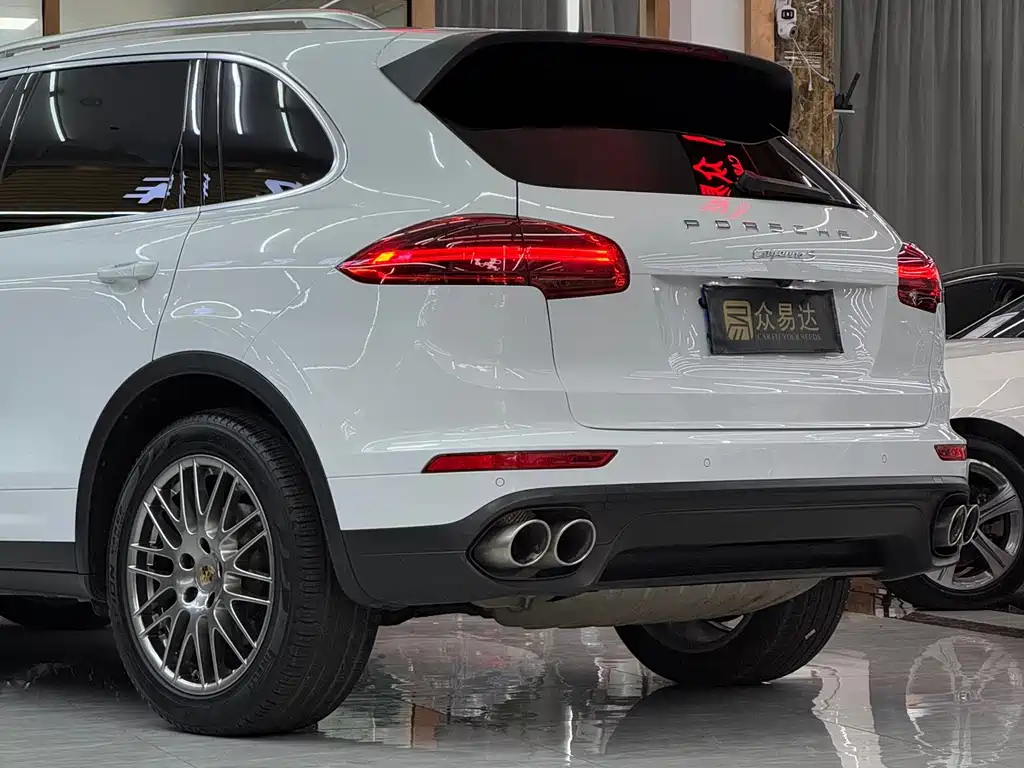 Porsche Cayenne 2015 — фото 11