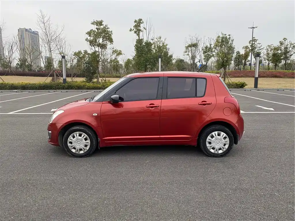Suzuki Swift 2015 — фото 3
