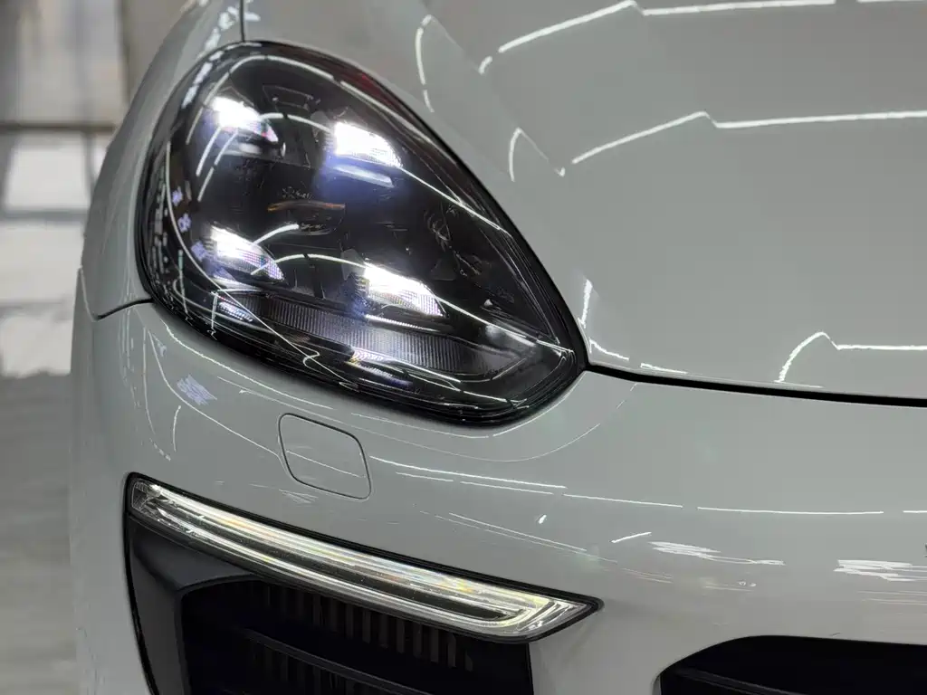 Porsche Cayenne 2015 — фото 16