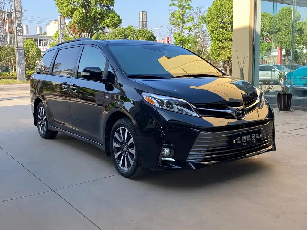 Toyota Sienna 2019 — фото 2