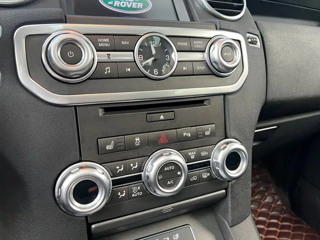 Land Rover Discovery 2015 — фото 9