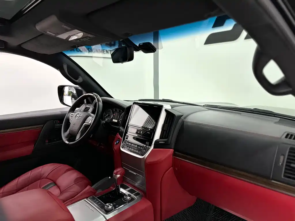 Toyota Land Cruiser 2020 — фото 18