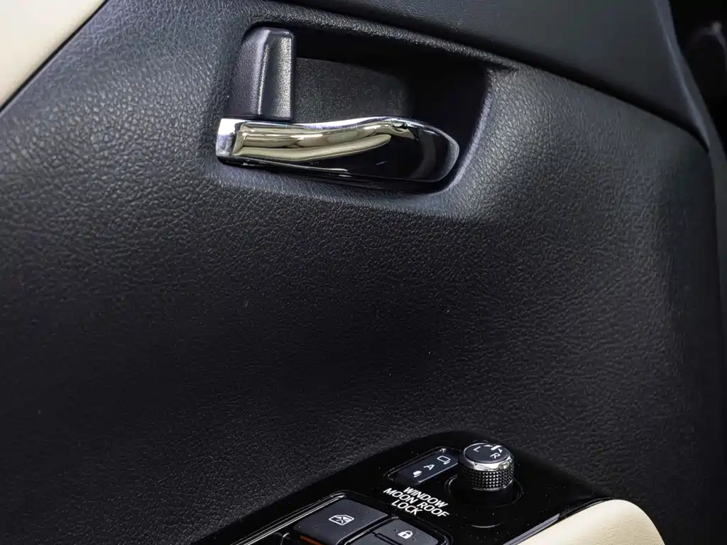 Toyota Vellfire 2021 — фото 11