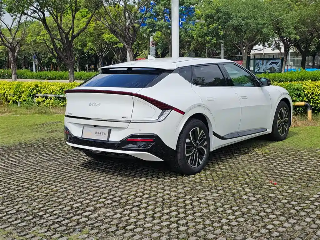 Kia EV6 2025 — фото 4