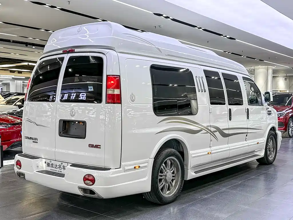 GMC Savana 2016 — фото 5