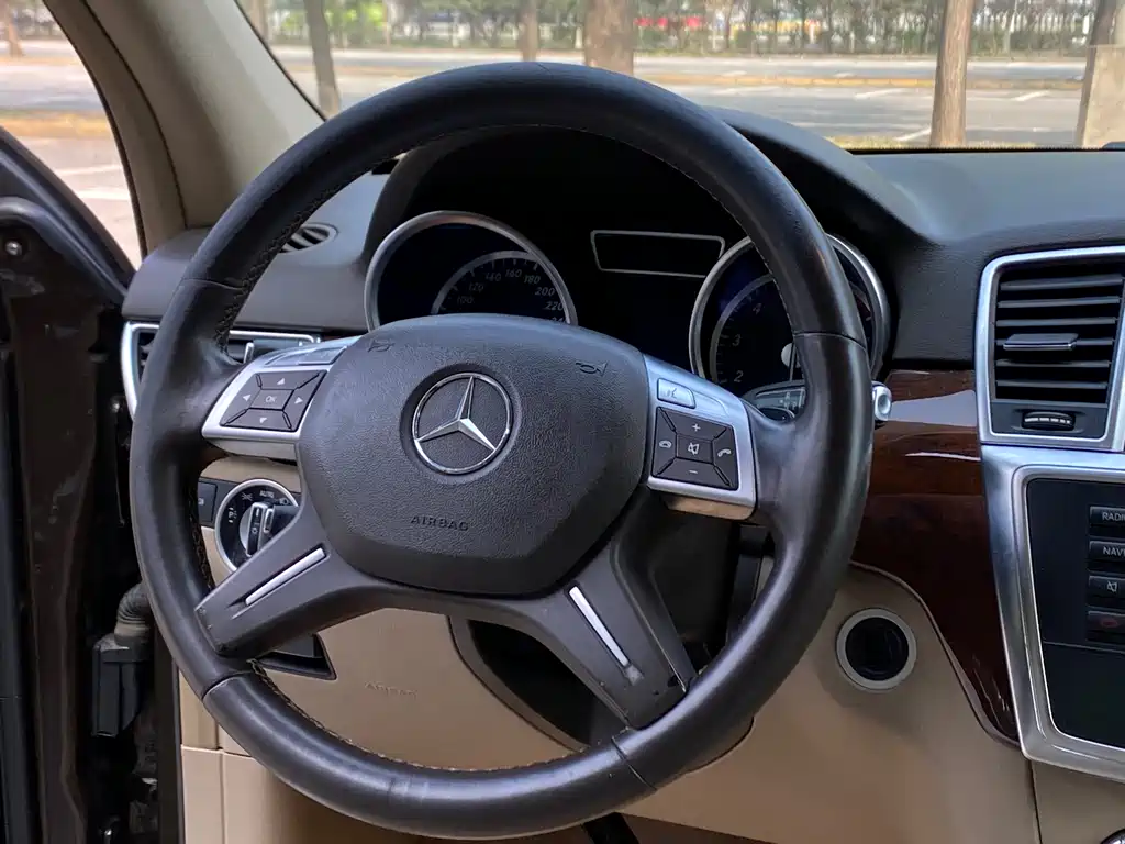 Mercedes-Benz M-Class 2013 — фото 15
