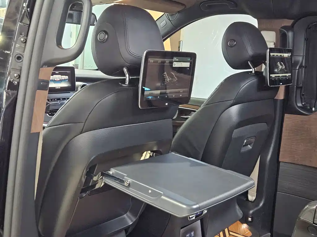 Mercedes-Benz V-Class 2018 — фото 16