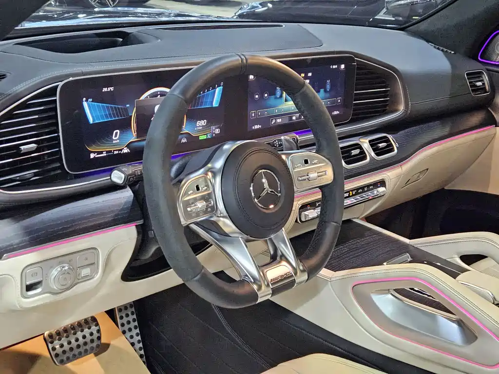 Mercedes-Benz GLS AMG 2024 — фото 12