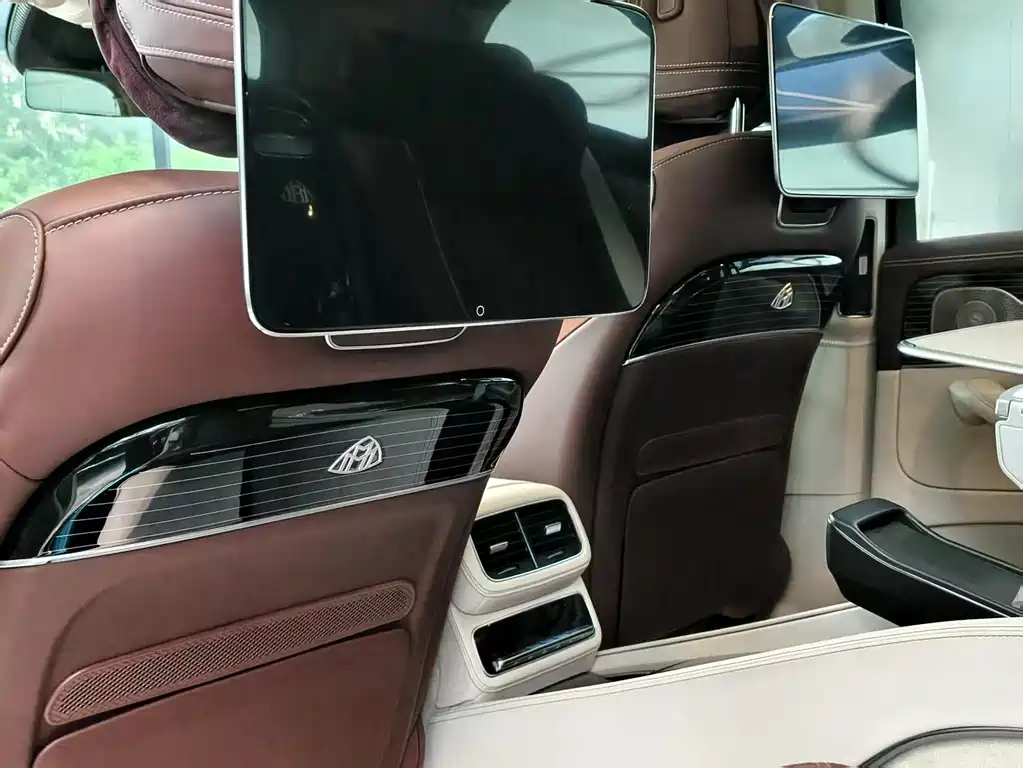 Mercedes-Benz GLS — фото 10