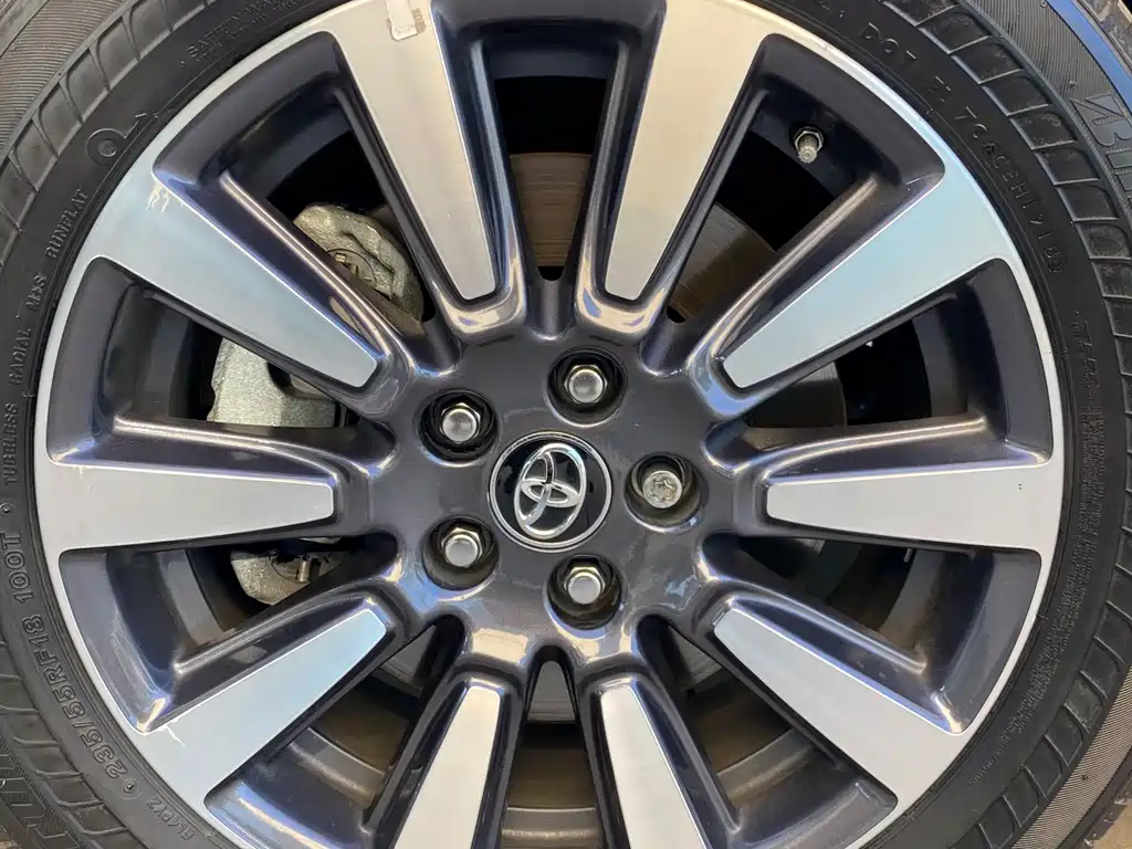 Toyota Sienna 2019 — фото 25