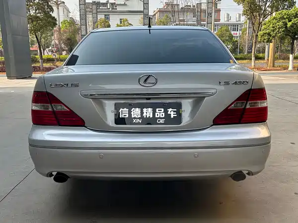 Lexus LS 2005