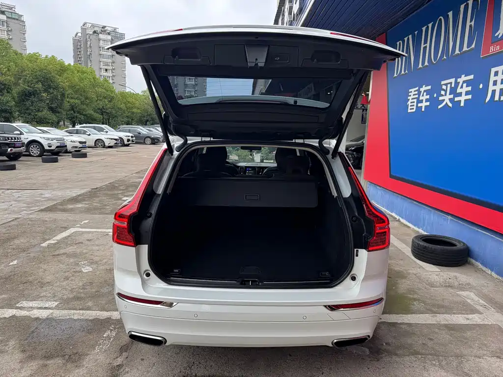 Volvo XC60 2020 — фото 25