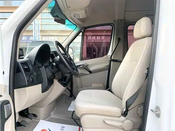 Mercedes-Benz Sprinter 2012