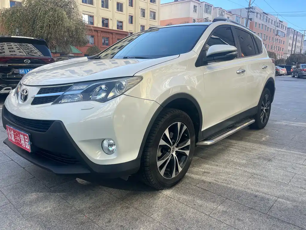 Toyota RAV4 2016 — фото 2