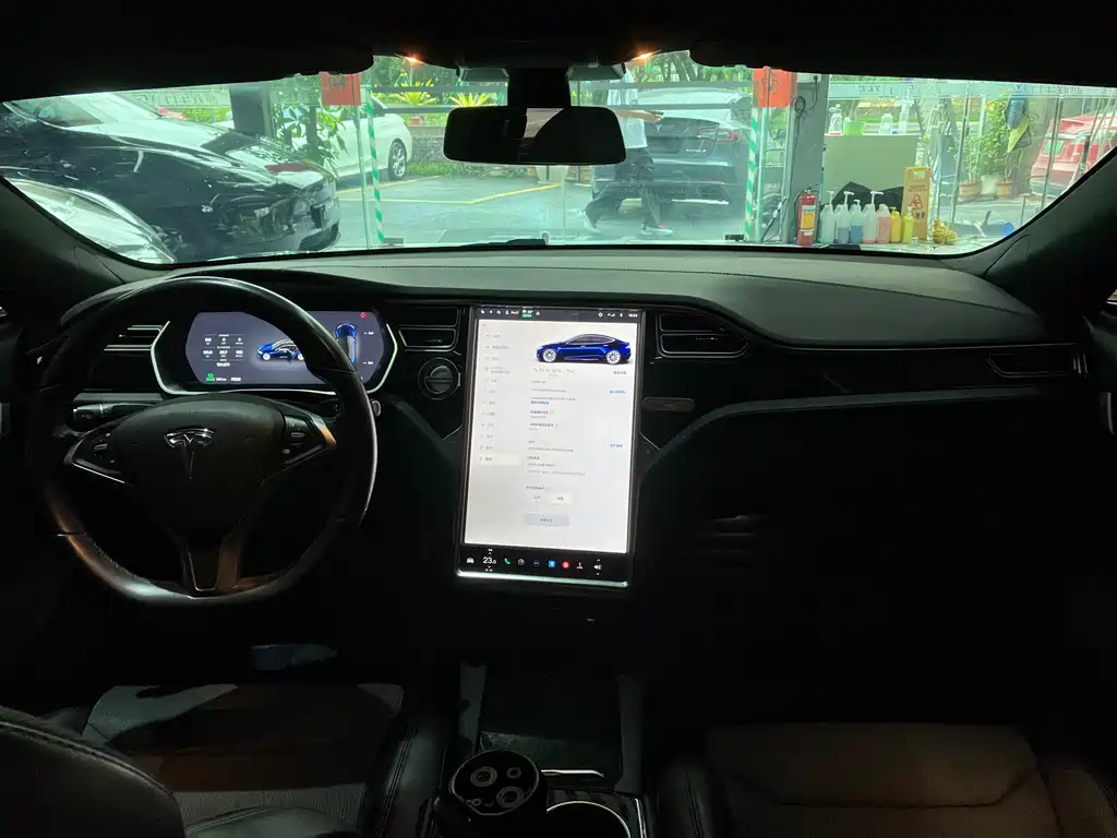 Tesla Model S 2017 — фото 10