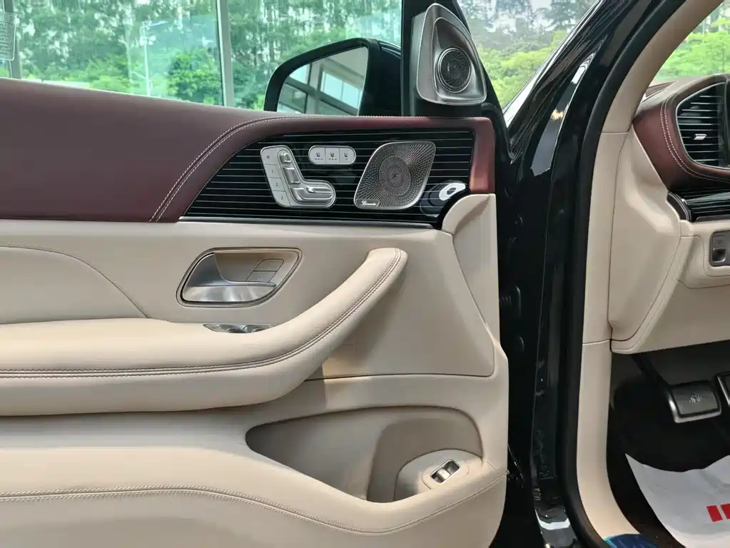 Mercedes-Benz GLS — фото 7