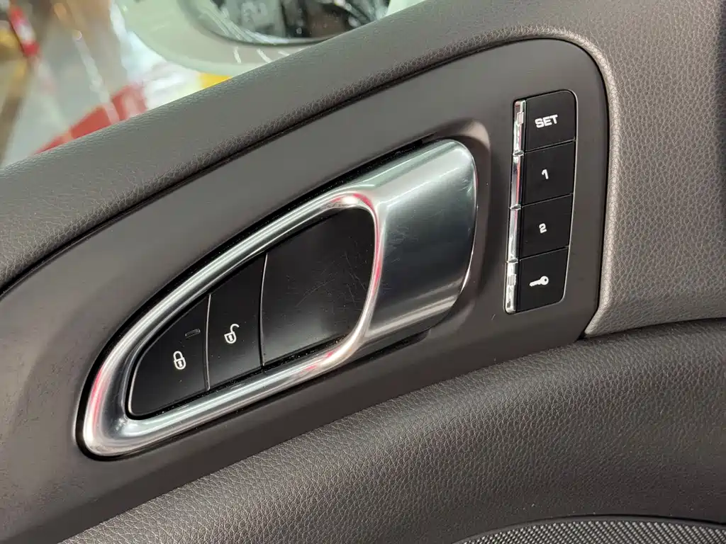 Porsche Cayenne 2015 — фото 24