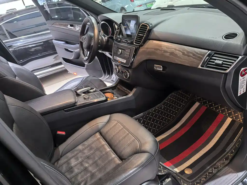 Mercedes-Benz GLE 2017 — фото 12