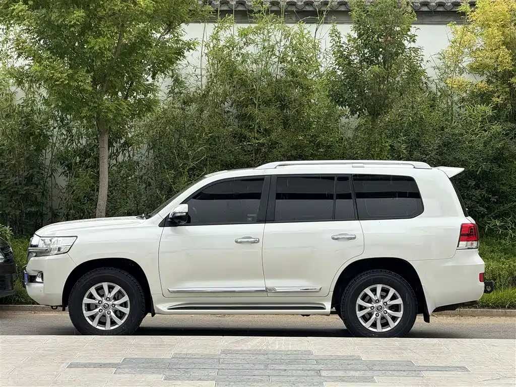 Toyota Land Cruiser 2019 — фото 7