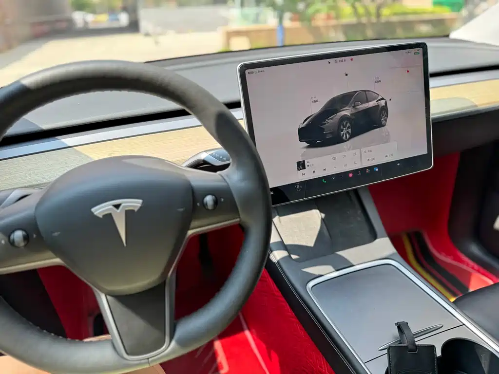 Tesla Model Y 2023 — фото 12
