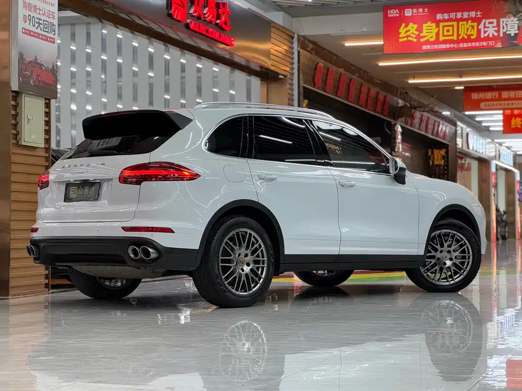 Porsche Cayenne 2015 — фото 2