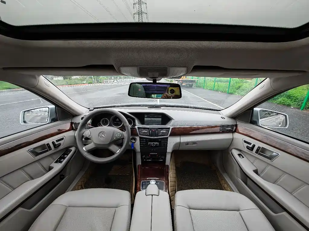 Mercedes-Benz E-Class 2013 — фото 12