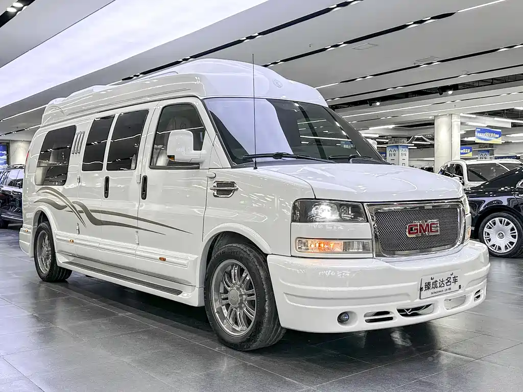 GMC Savana 2016 — фото 3