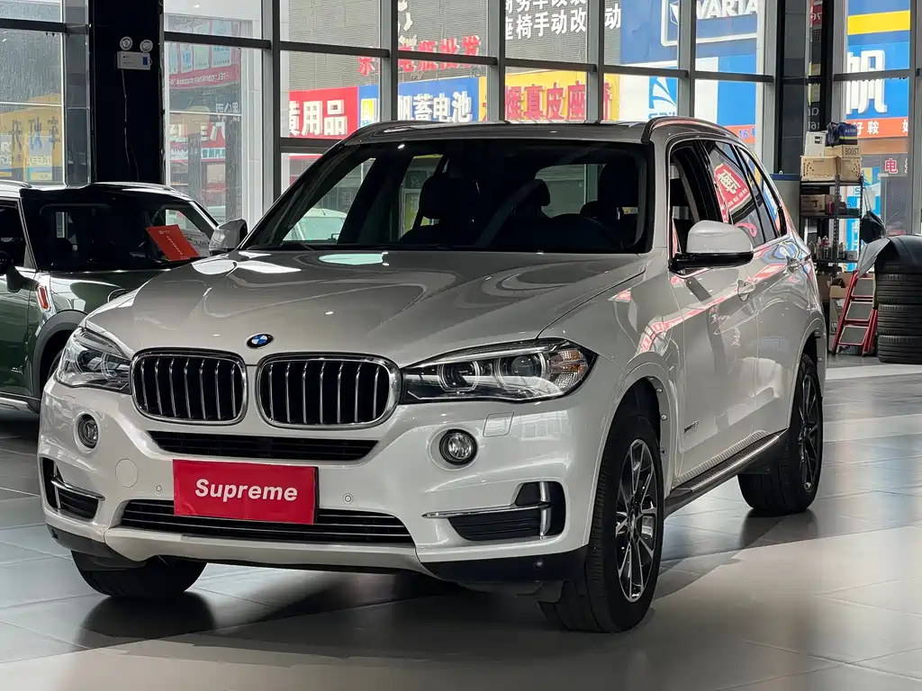 BMW X5 2018 — фото 1