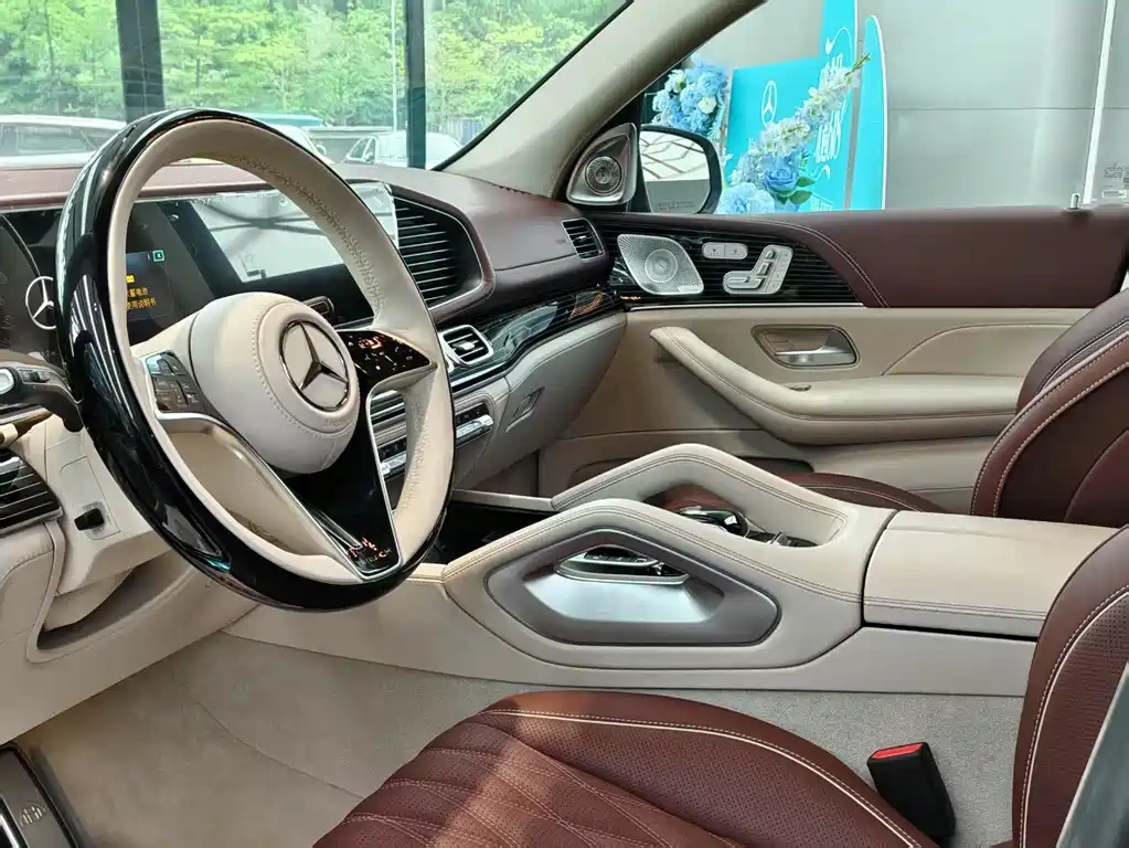 Mercedes-Benz GLS — фото 13
