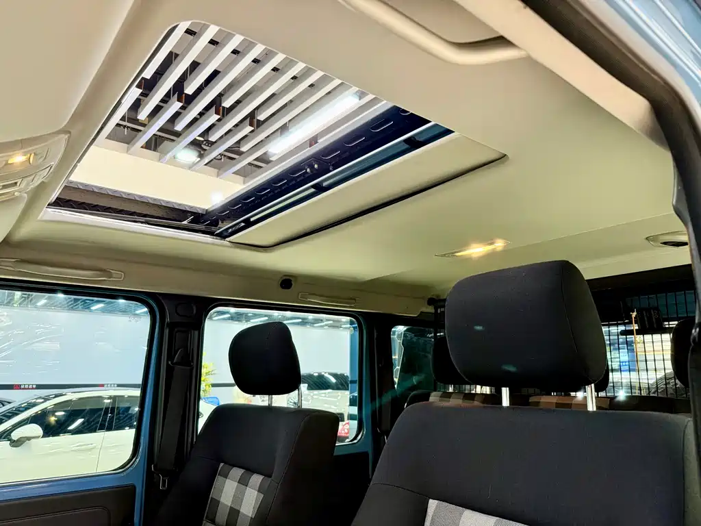 Mercedes-Benz G-Class 2017 — фото 11