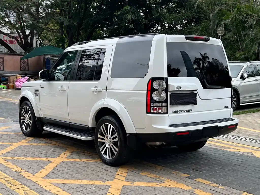 Land Rover Discovery 2015 — фото 18
