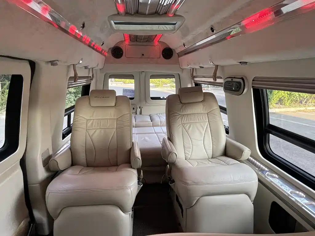 GMC Savana 2013
