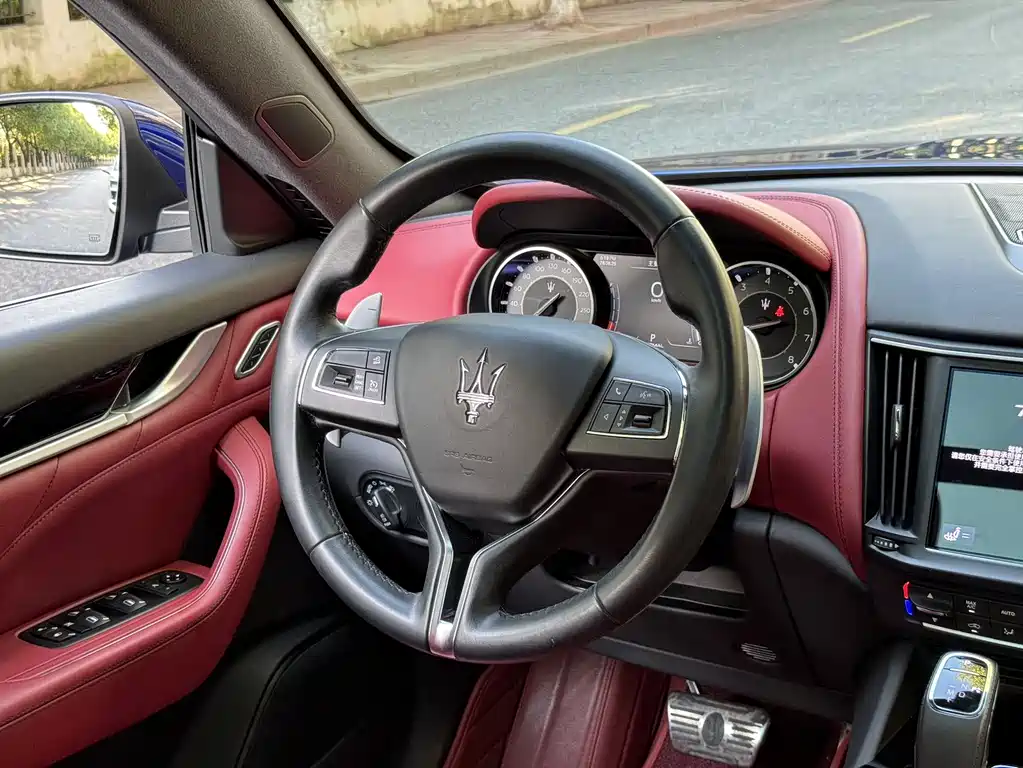 Maserati Levante 2022 — фото 13