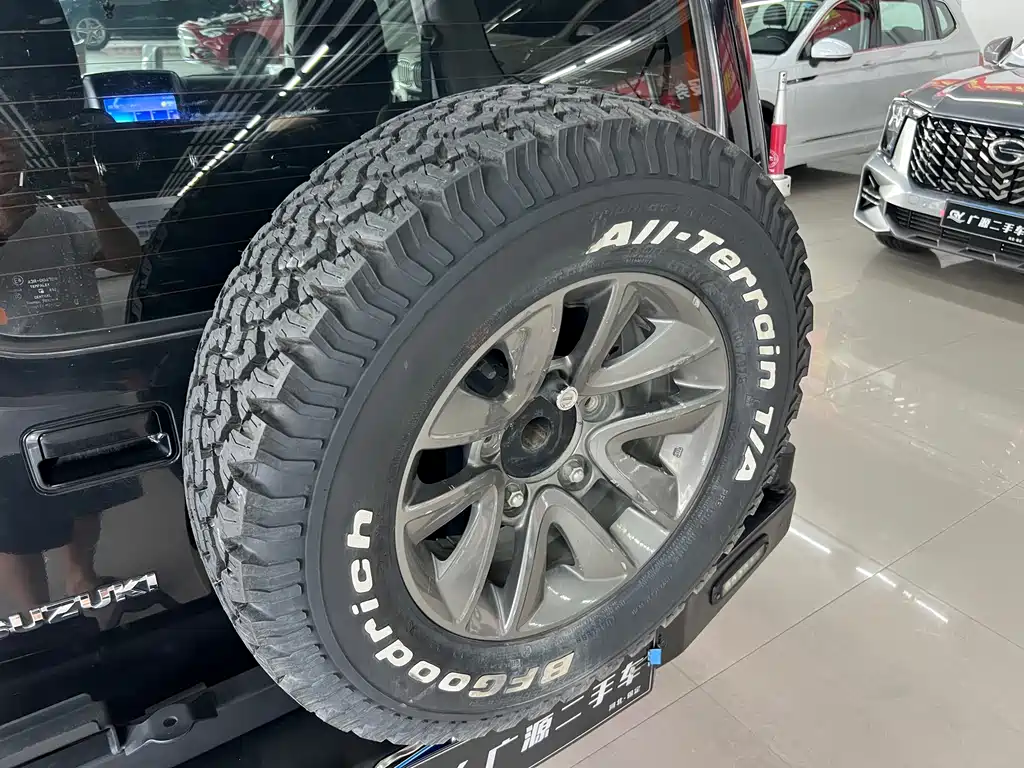 Suzuki Jimny 2015 — фото 12