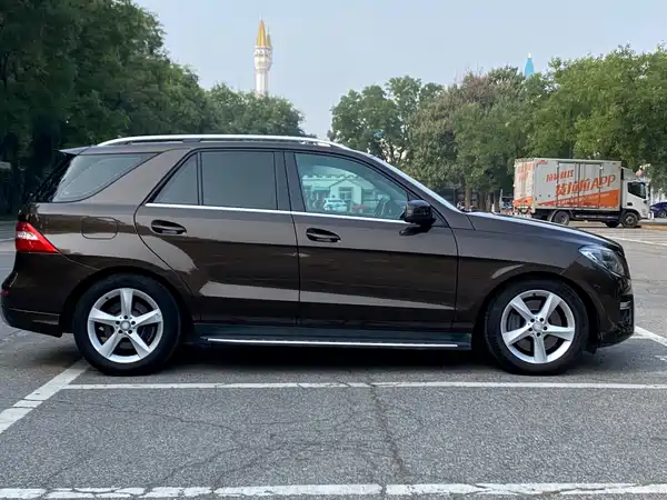Mercedes-Benz M-Class 2012