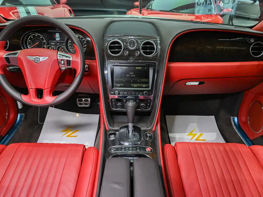 Bentley Flying Spur 2019 — фото 17