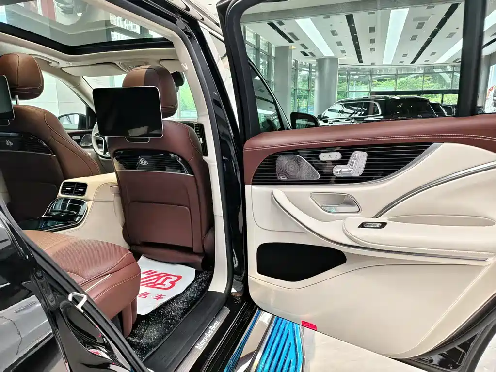 Mercedes-Benz GLS — фото 30
