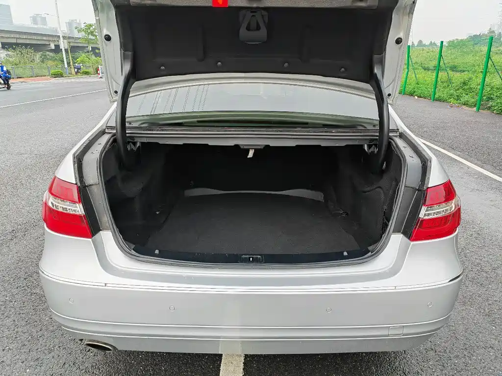 Mercedes-Benz E-Class 2013 — фото 15