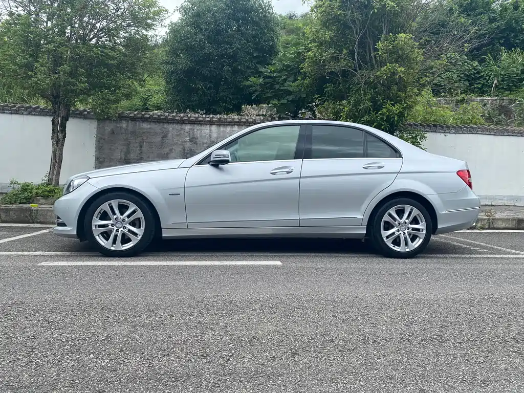 Mercedes-Benz C-Class 2011
