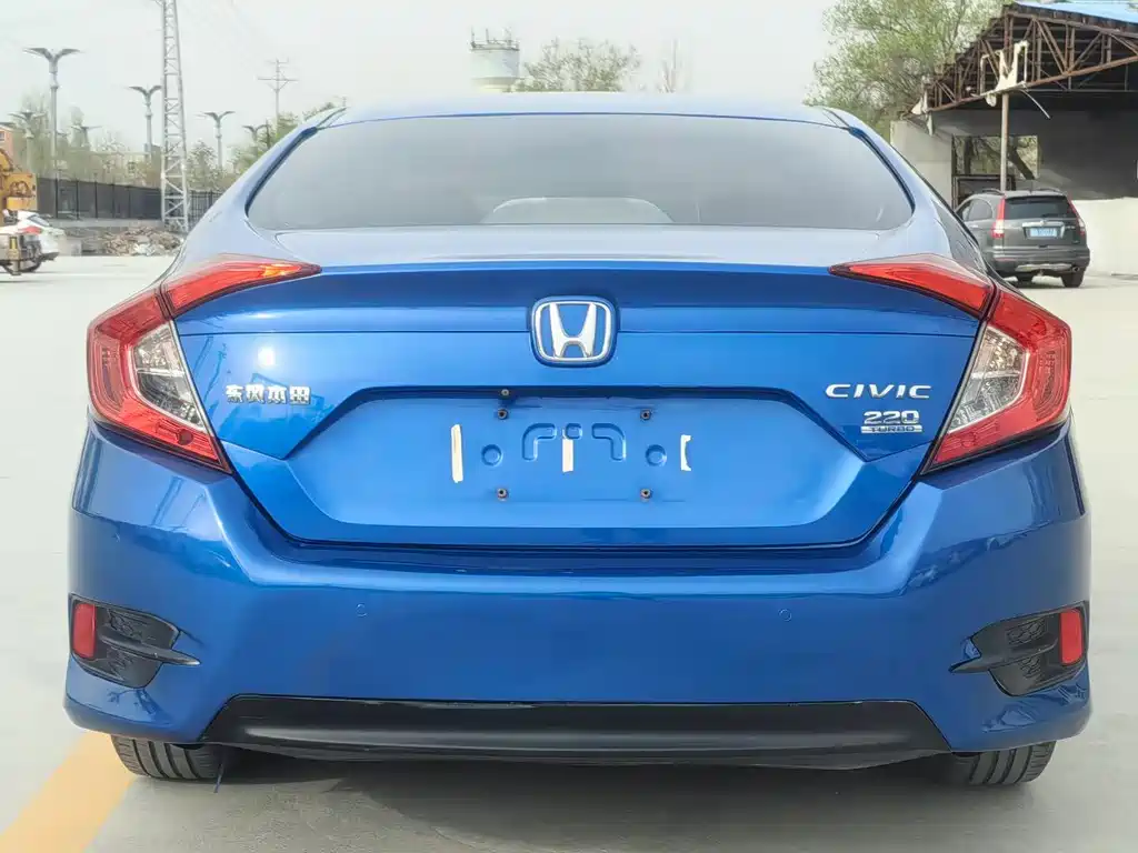 Honda Civic 2018 — фото 8