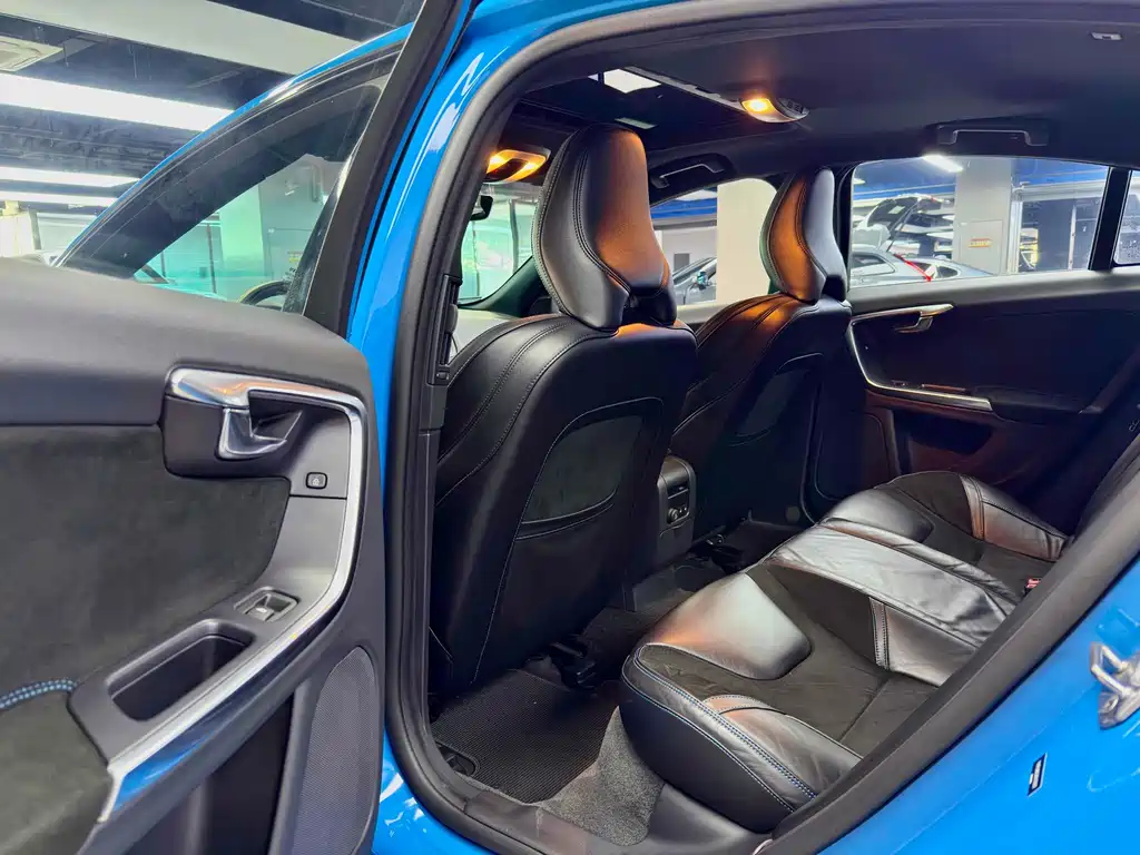 Volvo S60 2017 — фото 15