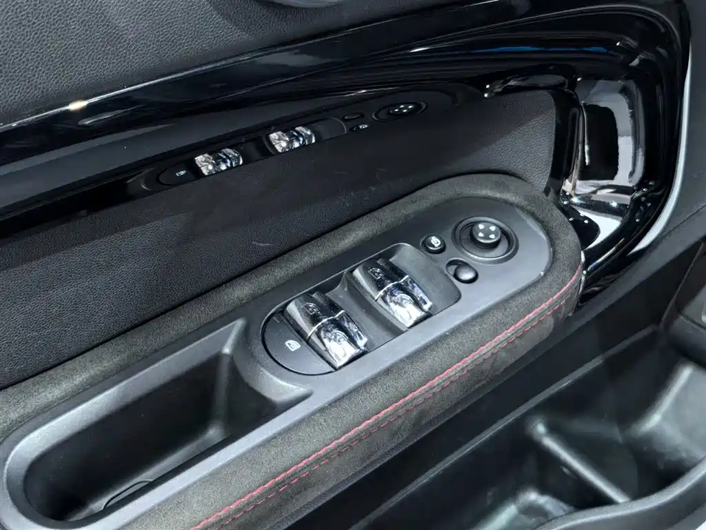 MINI JCW Countryman 2021 — фото 17