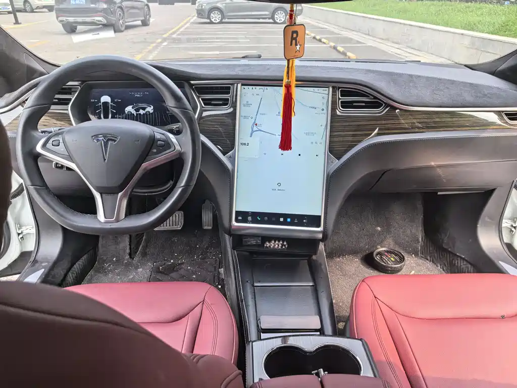 Tesla Model S 2015 — фото 10