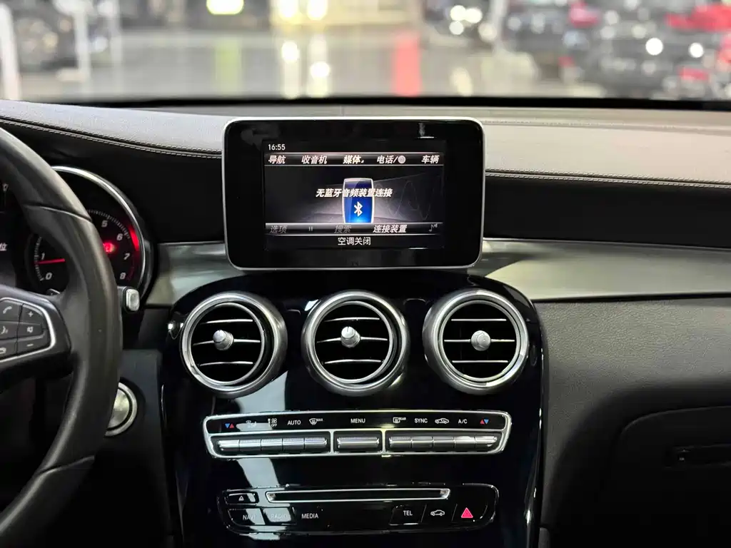 Mercedes-Benz GLC 2019 — фото 14