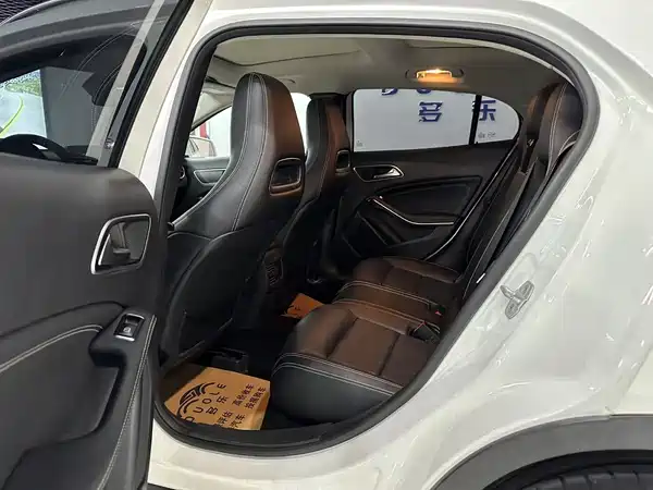 Mercedes-Benz GLA 2015