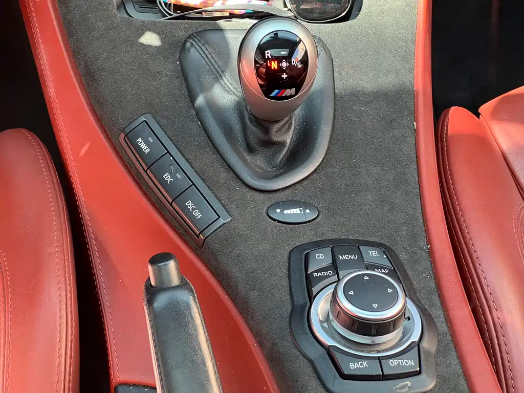 BMW M3 2010 — фото 18