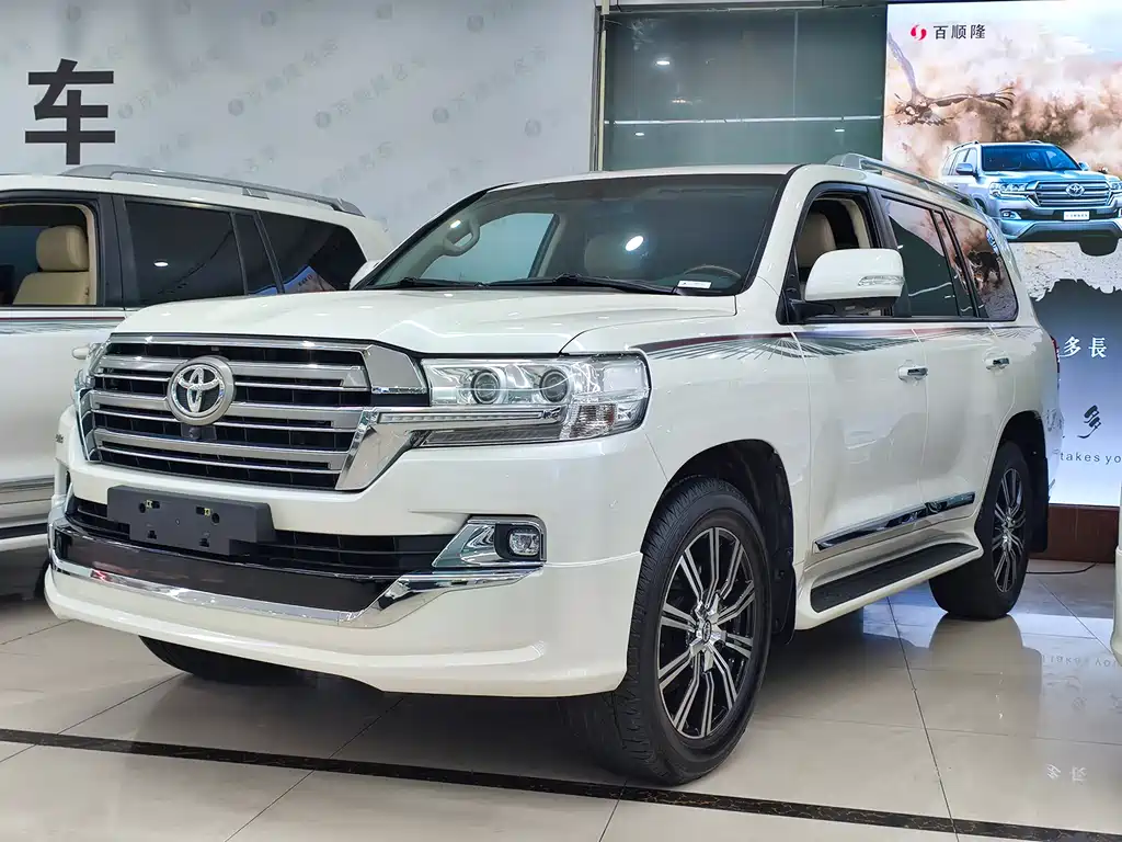 Toyota Land Cruiser 2019 — фото 1