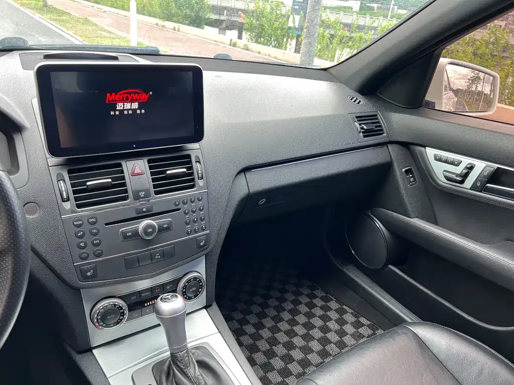 Mercedes-Benz C-Class 2010 — фото 22